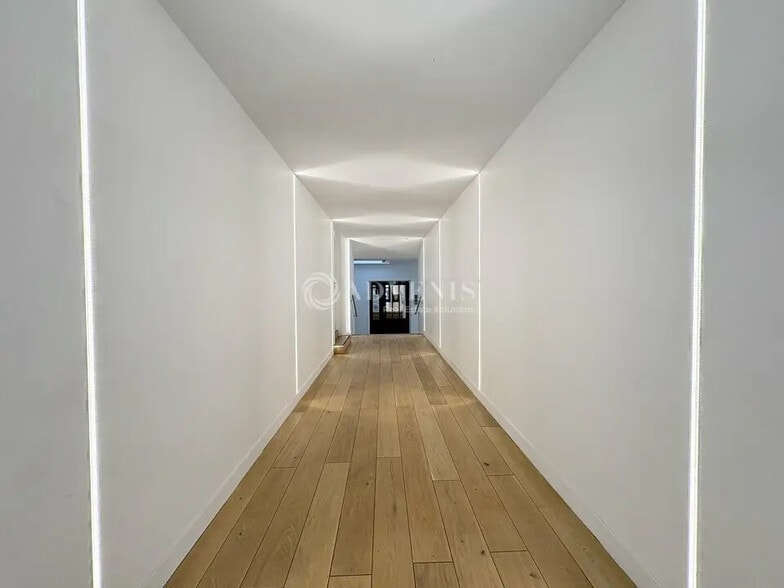 Bureau dans Paris à louer - Photo de l’immeuble – Image 3 sur 9