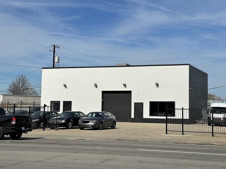 16504 Woodward Ave, Highland Park, MI à vendre - Photo de l’immeuble – Image 1 sur 8