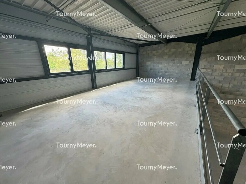 Local d’activités dans Montauban à louer - Photo de l’immeuble – Image 3 sur 7