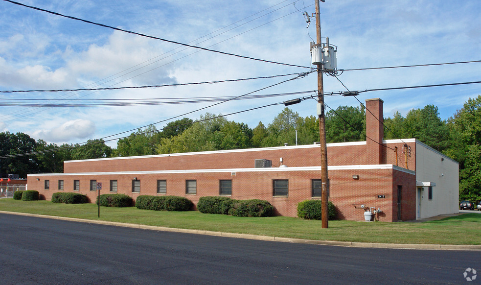 2412 Grenoble Rd, Richmond, VA à louer - Photo principale – Image 1 sur 4