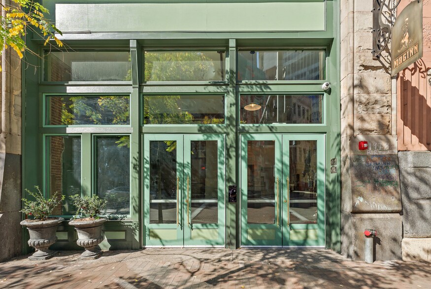 915 Liberty Ave, Pittsburgh, PA à louer - Photo de l’immeuble – Image 1 sur 11