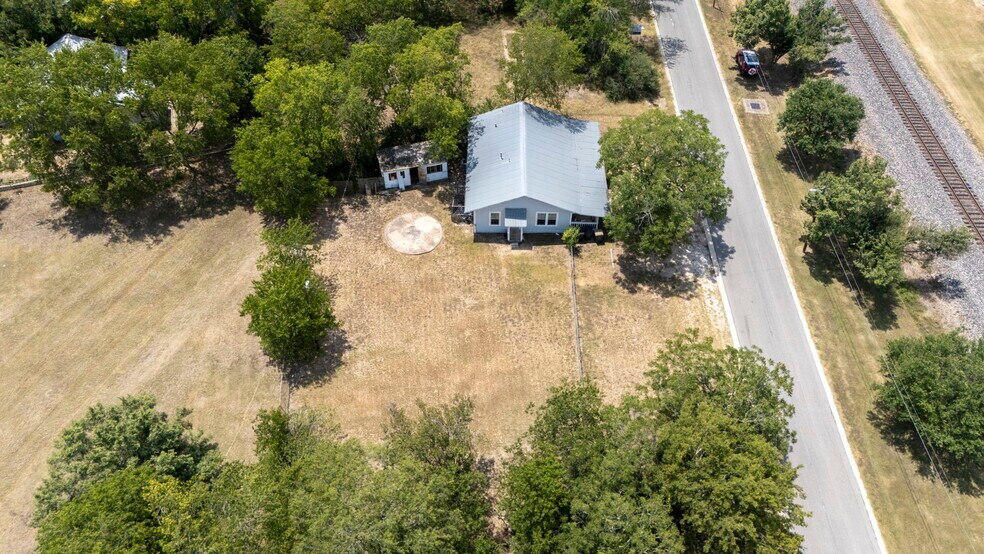 309 Railroad St, Buda, TX à vendre - Photo de l’immeuble – Image 3 sur 14