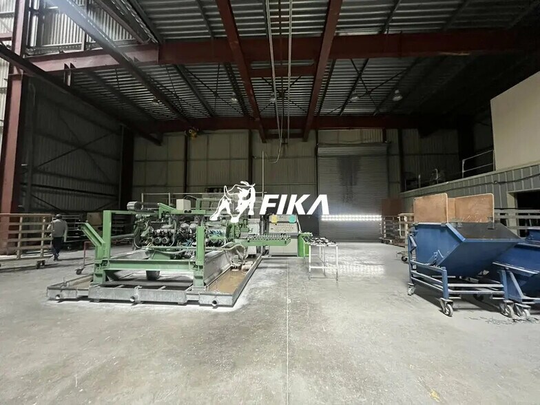 Local d'activités dans Saint-André-de-Cubzac à vendre - Photo de l’immeuble – Image 2 sur 11