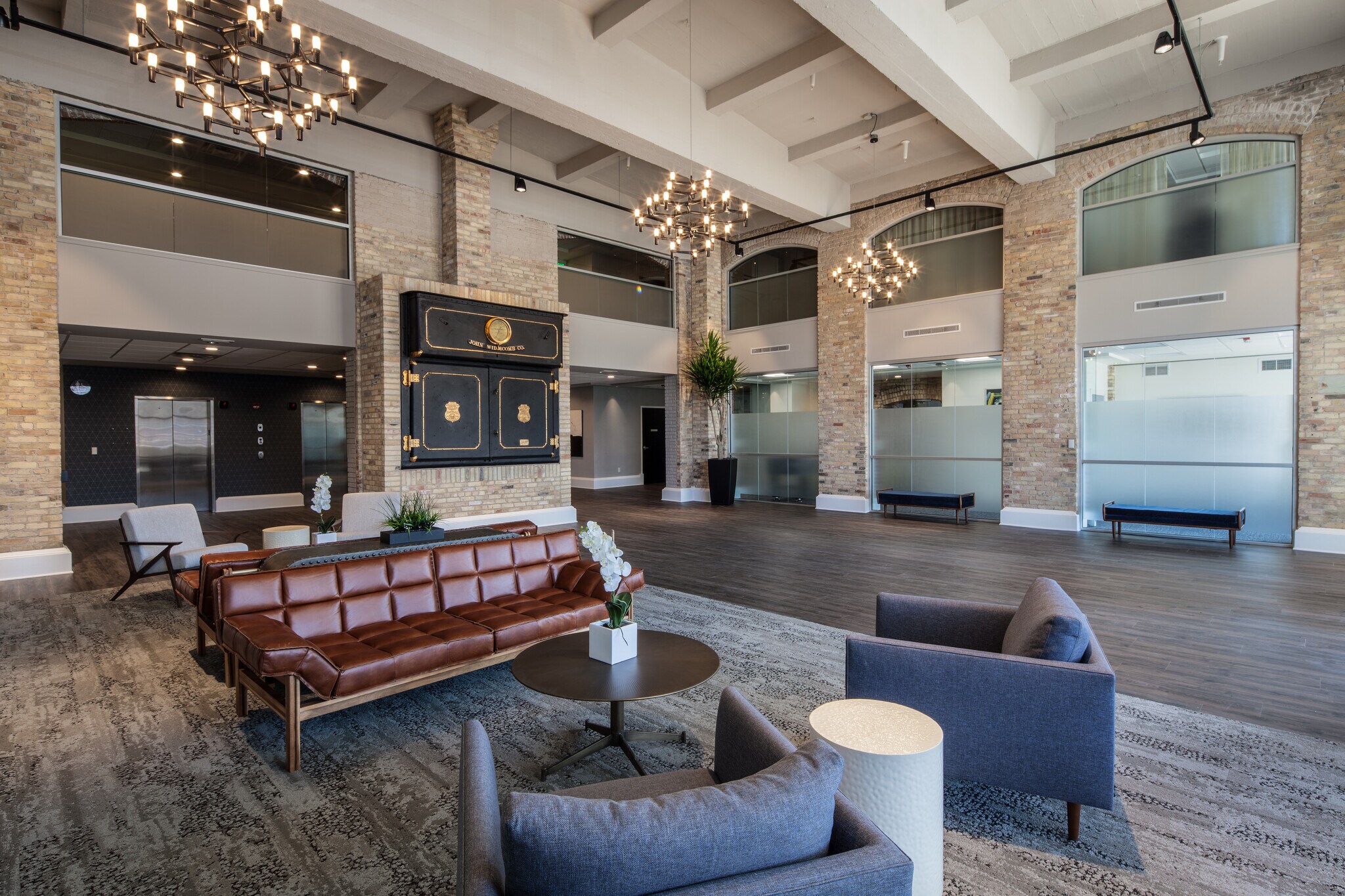 665 Seward Ave NW, Grand Rapids, MI à louer Photo principale– Image 1 sur 5