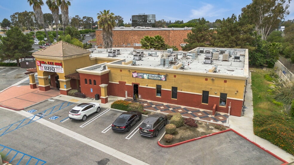 6901 Walker St, La Palma, CA à vendre - Photo de l’immeuble – Image 2 sur 21