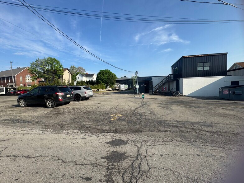 201 Grand Ave, Mars, PA à vendre - Photo de l’immeuble – Image 3 sur 4