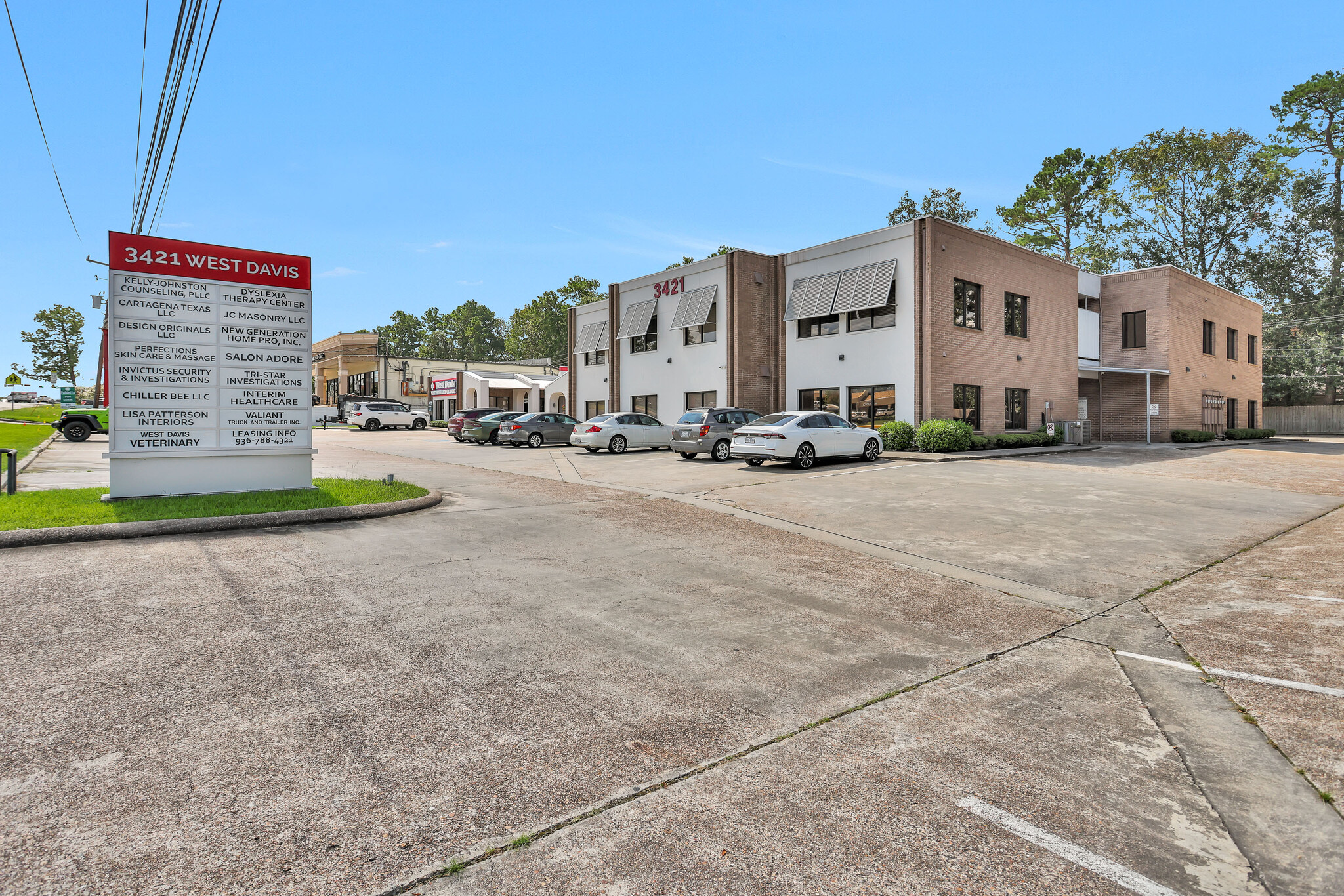 3421 W Davis St, Conroe, TX à louer Photo de l’immeuble– Image 1 sur 10