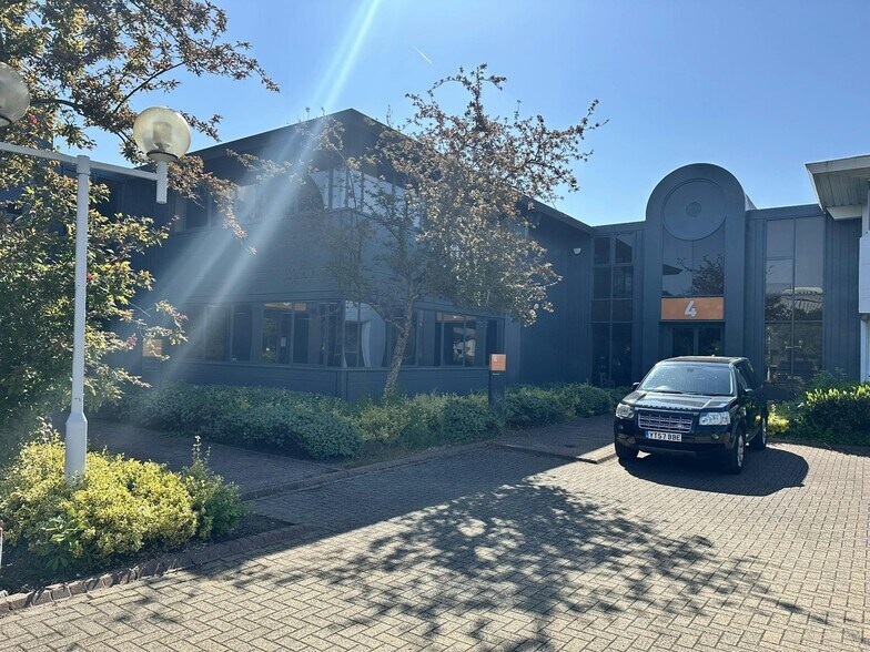 Unit 3 & 4, The Pavilions, Ruscombe Business Park, Knowl Hill à louer - Photo de l’immeuble – Image 3 sur 9