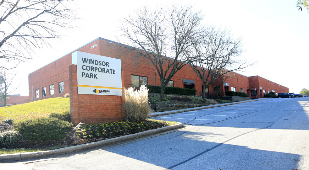 2624 Lord Baltimore Dr, Windsor Mill, MD à louer - Photo de l’immeuble – Image 3 sur 8