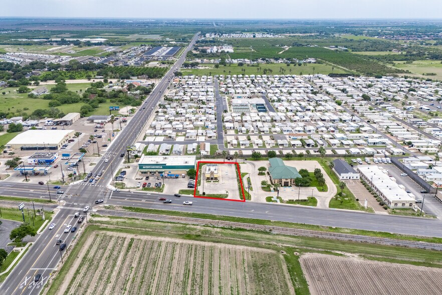 3218 E Business 83, Weslaco, TX à vendre - Photo de l’immeuble – Image 3 sur 4