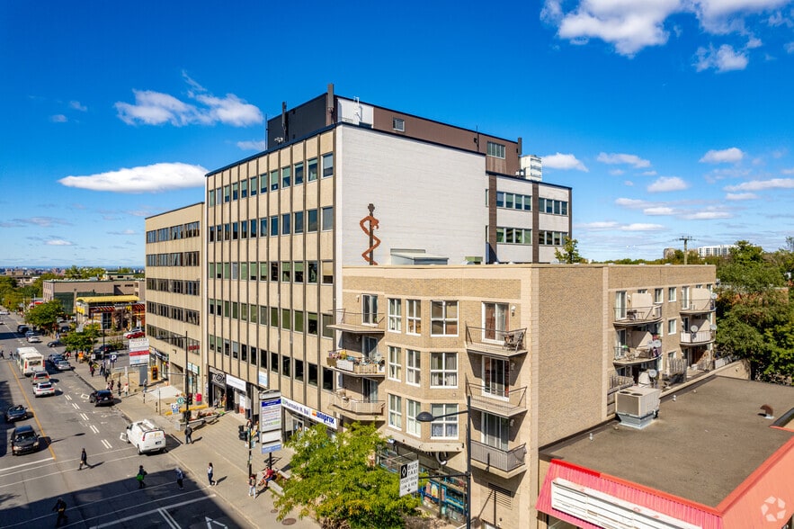 5843-5847 Ch De La Côte-Des-Neiges, Montréal, QC à louer - Photo principale – Image 1 sur 20