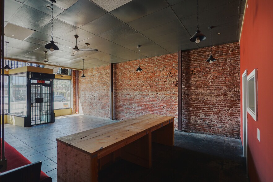 5567-5577 Figueroa St, Los Angeles, CA à louer - Photo de l’immeuble – Image 3 sur 9