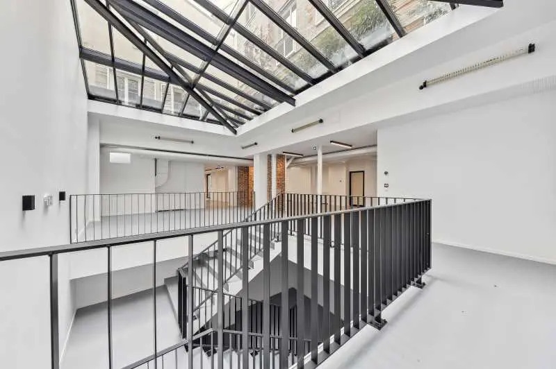44 Rue Des Vinaigriers, Paris à vendre - Photo de l’immeuble – Image 3 sur 14
