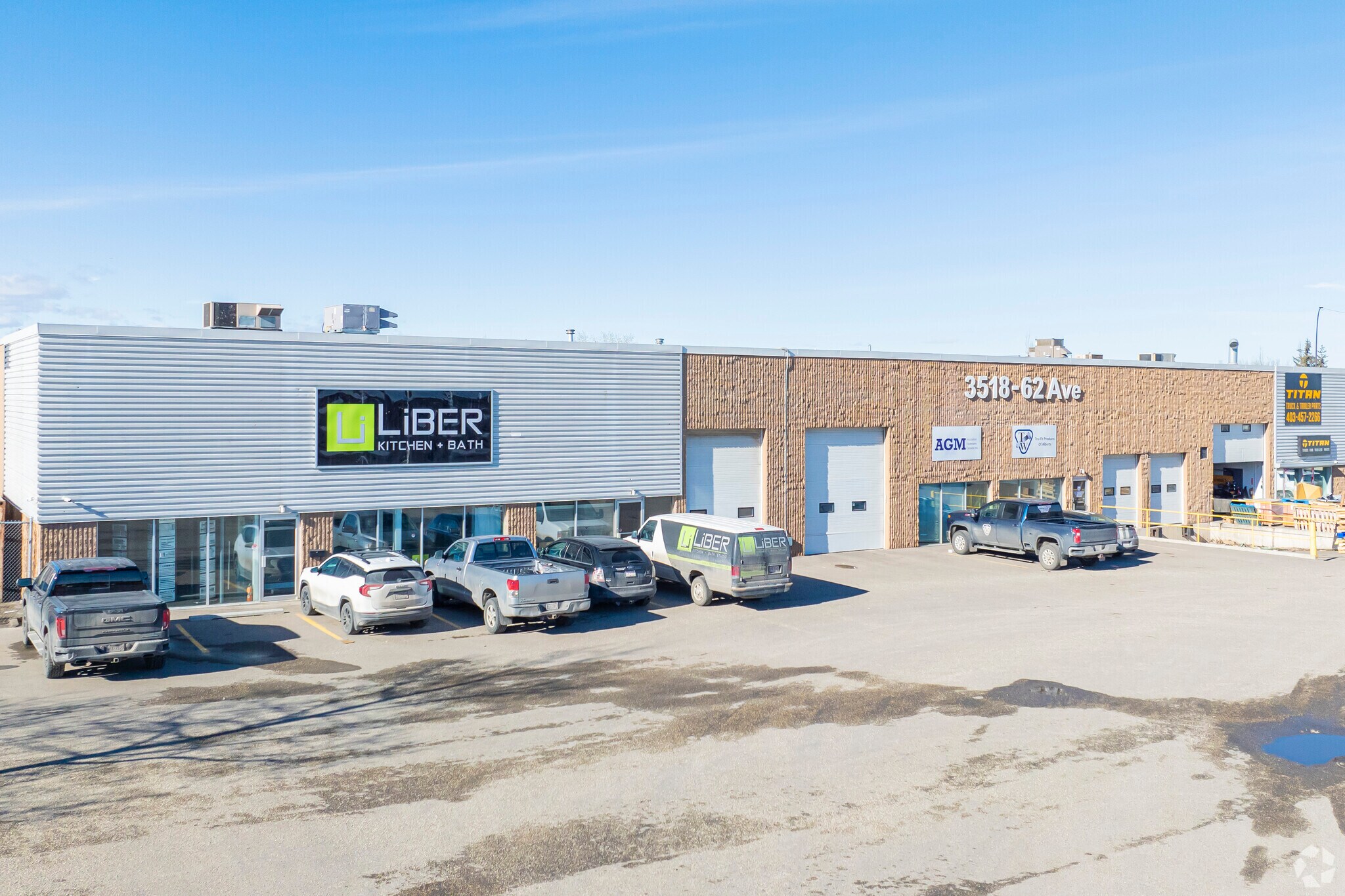 3518 62nd Ave SE, Calgary, AB à louer Photo principale– Image 1 sur 3