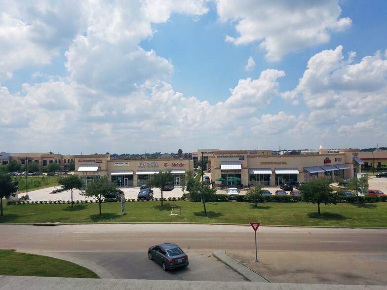 7810 W Grand Pky S, Richmond, TX à louer - Photo de l’immeuble – Image 2 sur 6