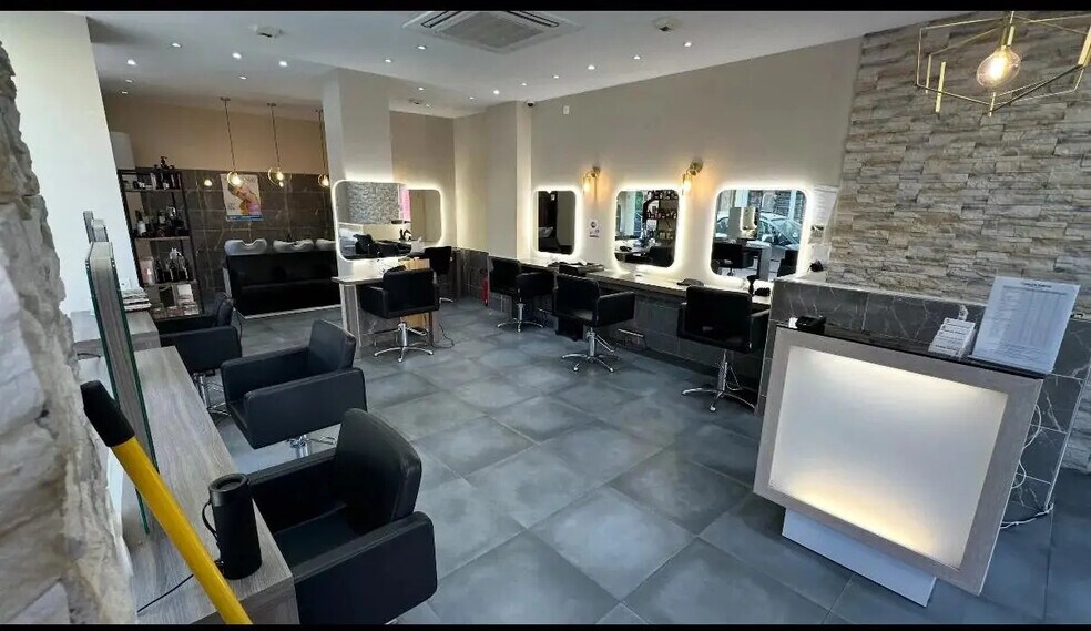 Local commercial dans Asnières-sur-Seine à louer - Photo intérieure – Image 3 sur 6