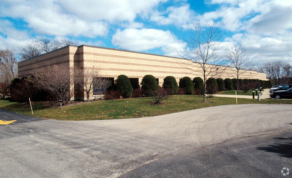 25775-25787 Hillview Ct, Mundelein, IL à louer Photo principale– Image 1 sur 9