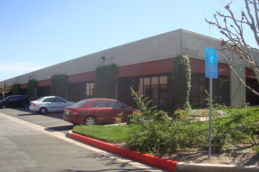 25030-25040 Avenue Tibbitts, Valencia, CA à louer - Photo de l’immeuble – Image 2 sur 6