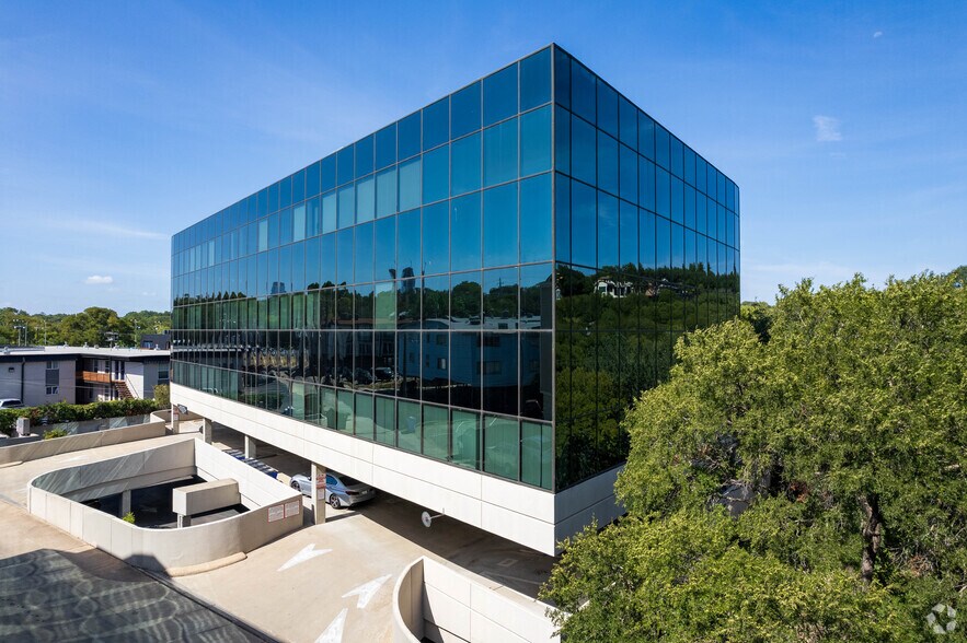 1301 W 25th St, Austin, TX à louer - Photo de l’immeuble – Image 3 sur 4