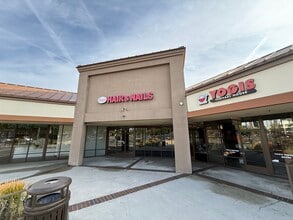 840 The City Dr S, Orange, CA à louer Photo intérieure– Image 1 sur 2