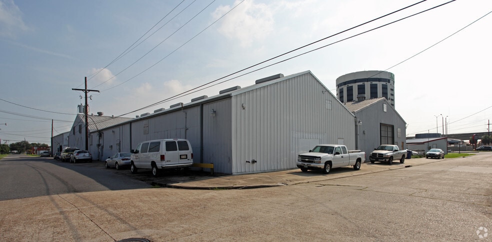 1415 Whitney Ave, Gretna, LA à vendre - Photo de l’immeuble – Image 2 sur 2