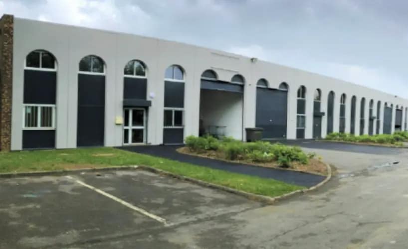 Local d’activités dans Noisy-le-Grand à louer - Photo de l’immeuble – Image 1 sur 1