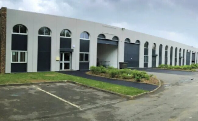 Plus de détails pour Local d'activités à louer