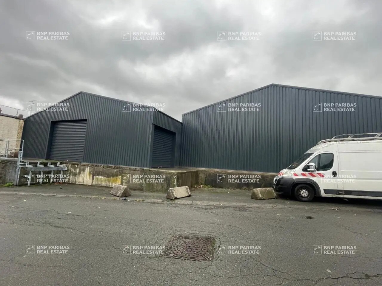 Local d'activités dans Wasquehal à vendre Photo de l’immeuble– Image 1 sur 12