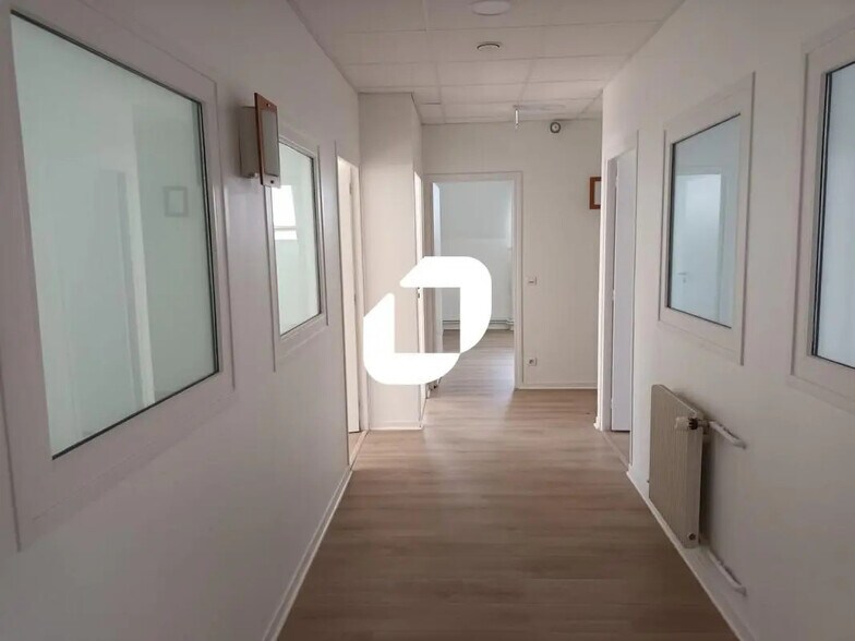 Bureau dans Lille à louer - Photo de l’immeuble – Image 2 sur 7