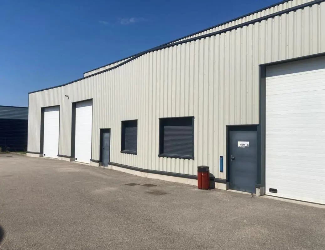 Industriel/Logistique dans Château-Gaillard à louer Photo de l’immeuble– Image 1 sur 12