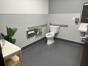 2211 Moorpark Ave, San Jose, CA à louer Photo intérieure– Image 2 sur 7