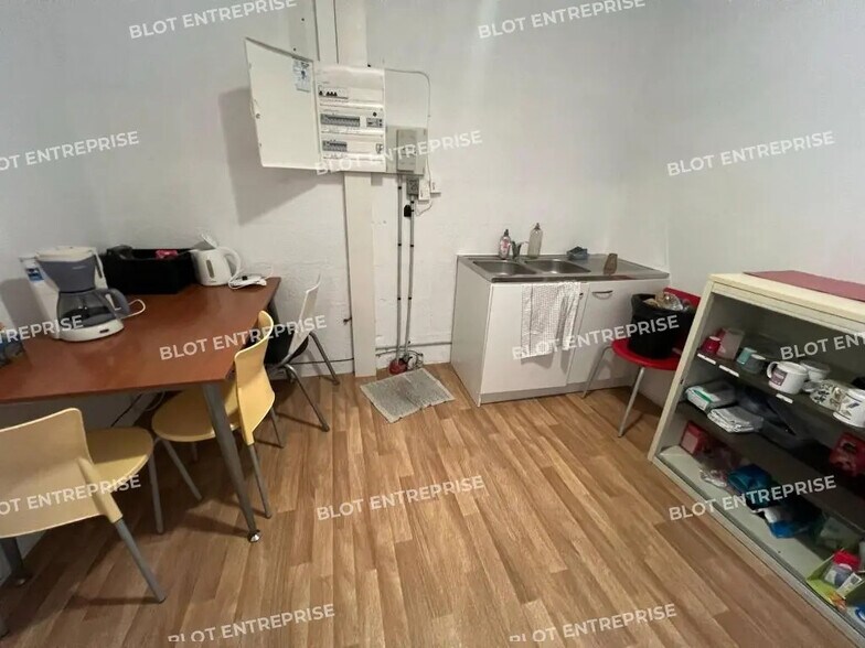 Bureau dans Melesse à louer - Photo de l’immeuble – Image 2 sur 8