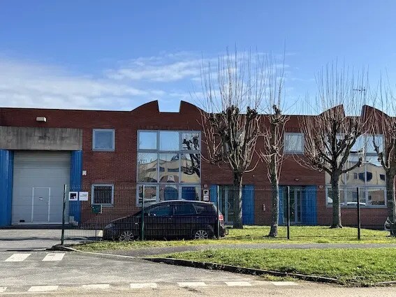 Local d'activités dans Moissy-Cramayel à vendre Photo de l’immeuble– Image 1 sur 4