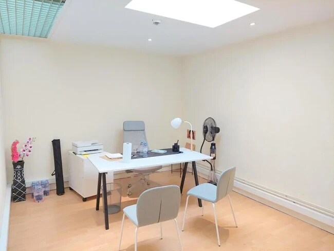 Plus de détails pour Boulevard Emile Zola, Houilles - Bureau à louer