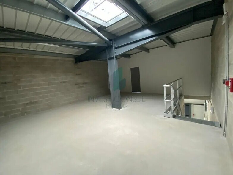 Local d’activités dans Cormeilles-en-Parisis à louer - Photo de l’immeuble – Image 3 sur 10