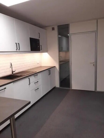 Bureau dans Champs-sur-Marne à louer - Photo de l’immeuble – Image 3 sur 4
