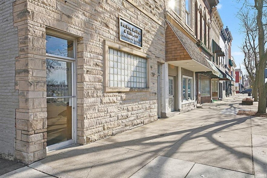 116-118 N Main St, Goshen, IN à vendre - Photo de l’immeuble – Image 2 sur 17