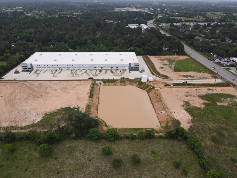 17716 Waller-Tomball rd, Tomball, TX à louer - Photo de l’immeuble – Image 2 sur 5