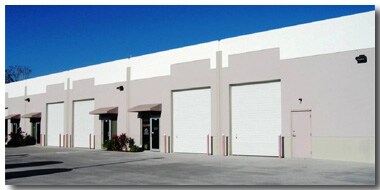 1689-1698 SE South Niemeyer Cir, Port Saint Lucie, FL à vendre - Photo de l’immeuble – Image 2 sur 10