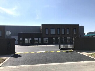 Plus de détails pour Local d'activités à louer