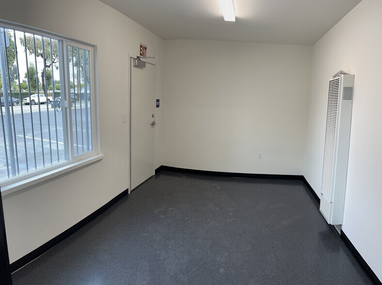 1618 W 5th St, Santa Ana, CA à louer - Photo de l’immeuble – Image 3 sur 6