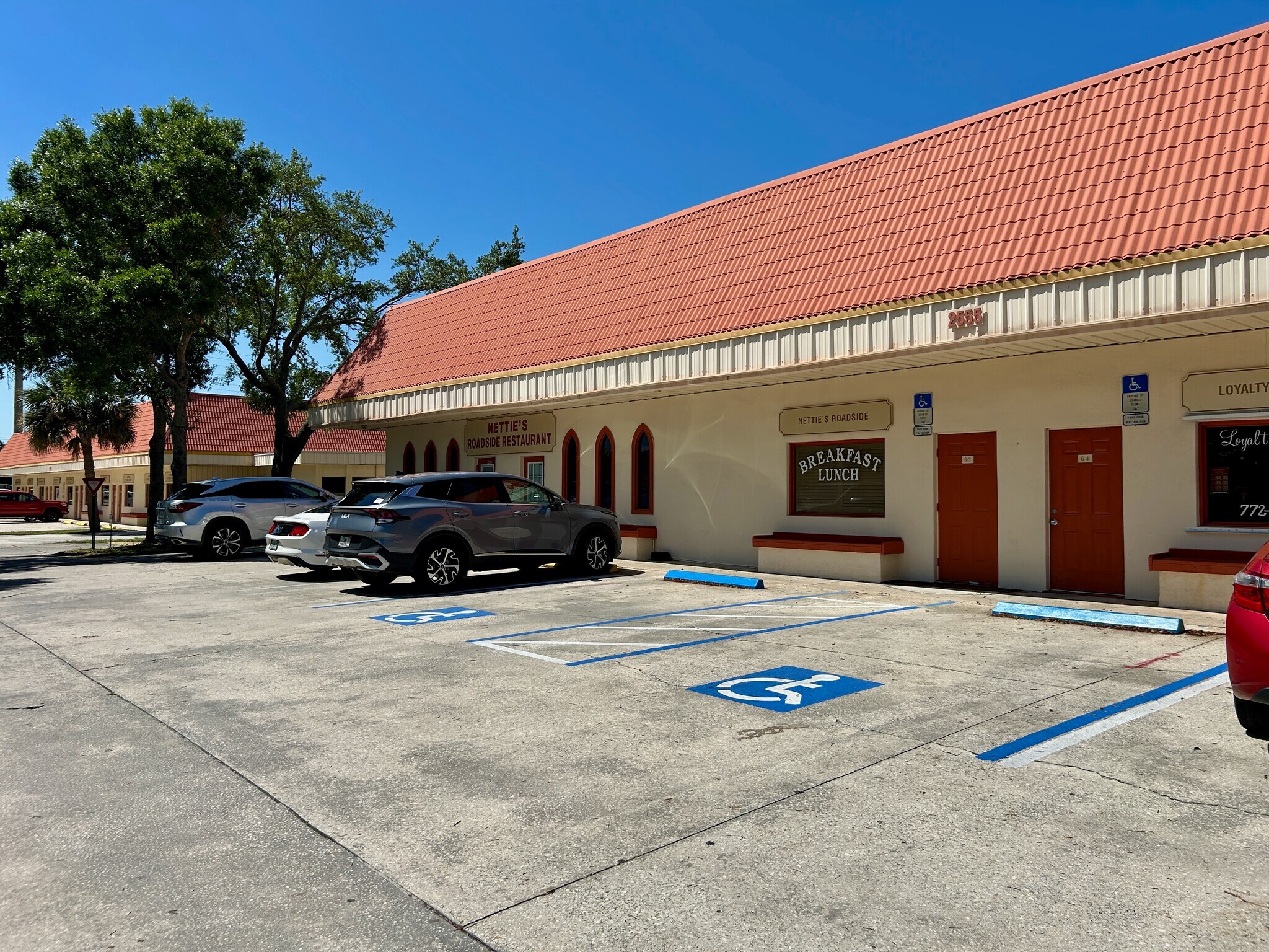 2501 27th Ave, Vero Beach, FL à louer Photo de l’immeuble– Image 1 sur 10