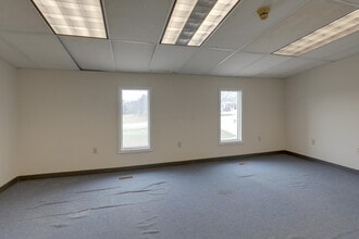 2414 W Schneidman Dr, Quincy, IL à louer Photo intérieure– Image 2 sur 4