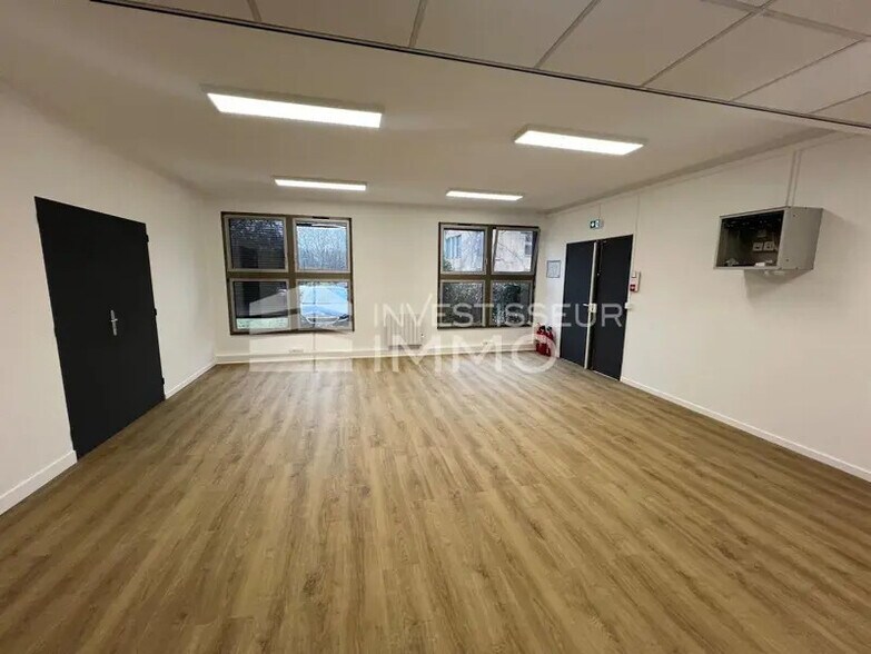Bureau dans Torcy à louer - Photo intérieure – Image 3 sur 4