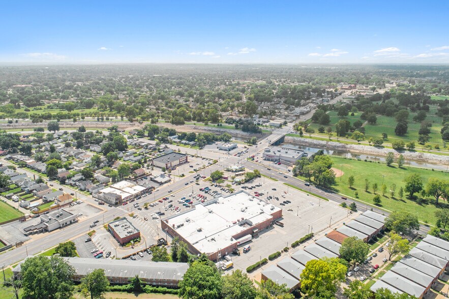 7450 Hampton Ave, Saint Louis, MO à vendre - Photo de l’immeuble – Image 3 sur 25