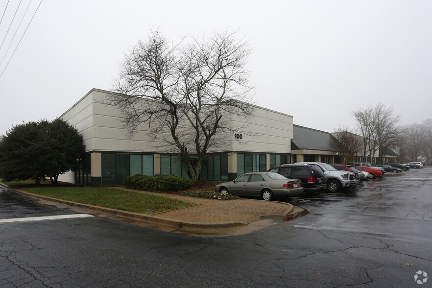 1800 Sandy Plains Pky, Marietta, GA à louer - Photo de l’immeuble – Image 2 sur 13