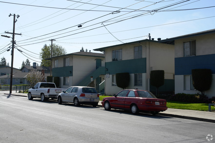 1480 Hess Rd, Redwood City, CA à vendre - Photo principale – Image 1 sur 3