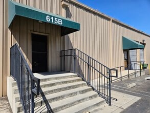 615-621 Kansas Ave, Modesto, CA à louer Photo intérieure– Image 1 sur 18