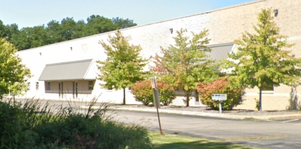 760 Mcpherson Park Dr, Howell, MI à louer - Photo de l’immeuble – Image 1 sur 1