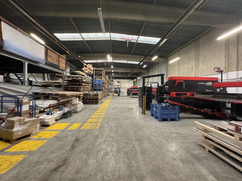 Local d'activités dans SAINT-OUEN-L'AUMONE à vendre - Photo intérieure – Image 3 sur 14